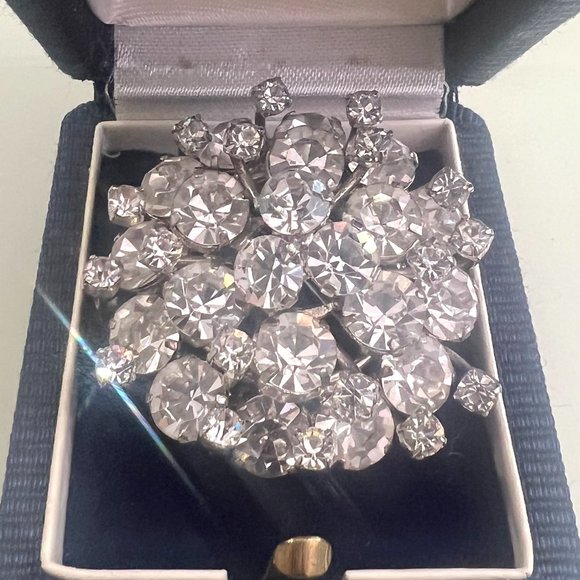 Diamond Brooch! - Picture 2 of 16